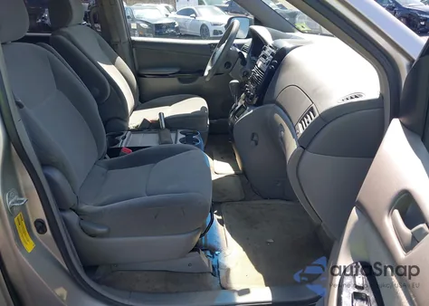 2005 Toyota Sienna Le z USA, uszkodzony, nr VIN 5TDZA23C95S380868